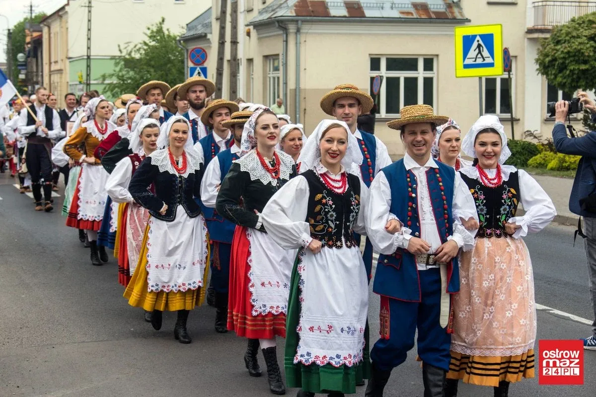 Po raz drugi w historii Ostrów Mazowiecka z modą i folklorem (zdjęcia, wideo)