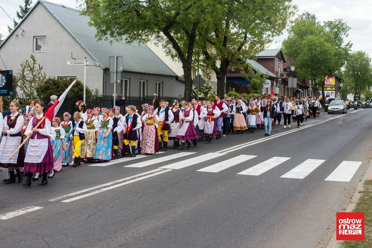 Po raz drugi w historii Ostrów Mazowiecka z modą i folklorem (zdjęcia, wideo)
