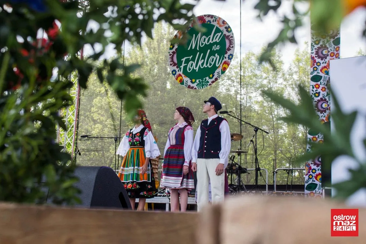 Po raz drugi w historii Ostrów Mazowiecka z modą i folklorem (zdjęcia, wideo)