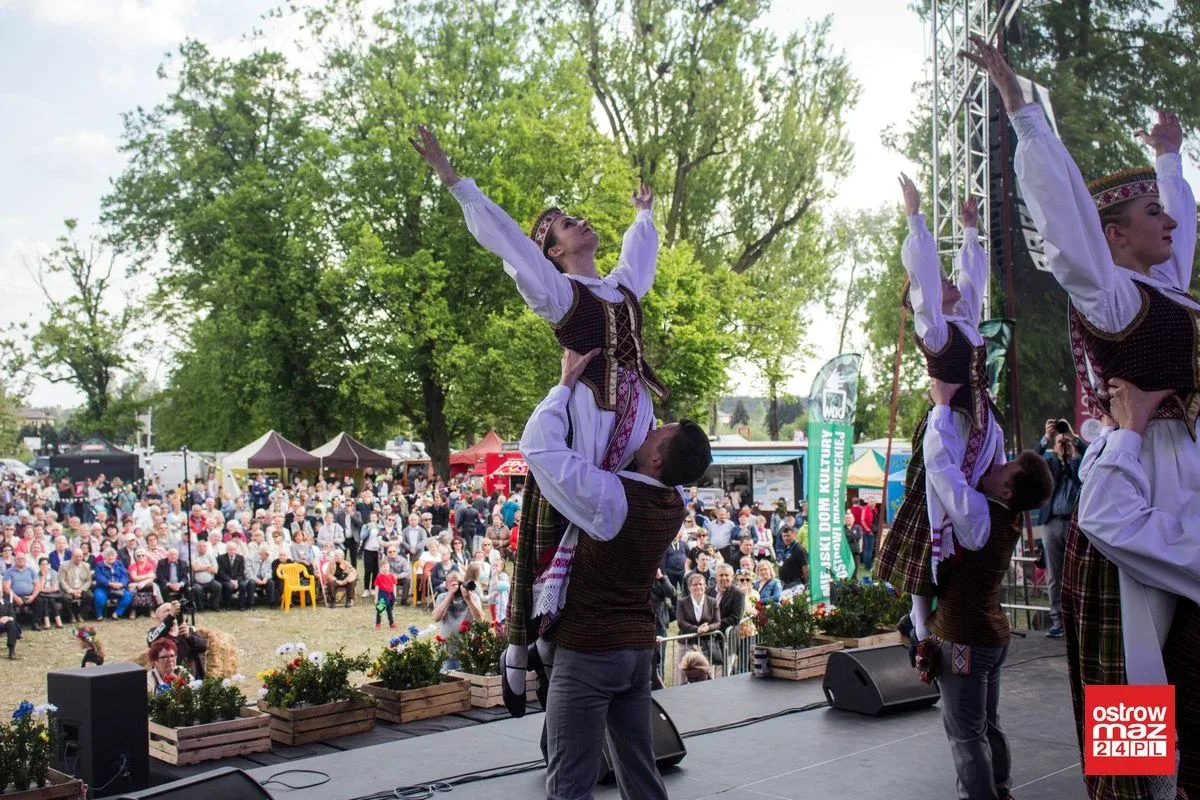 Po raz drugi w historii Ostrów Mazowiecka z modą i folklorem (zdjęcia, wideo)