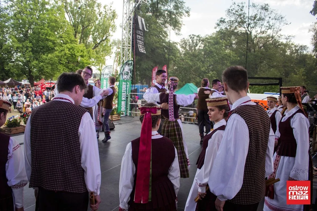 Po raz drugi w historii Ostrów Mazowiecka z modą i folklorem (zdjęcia, wideo)