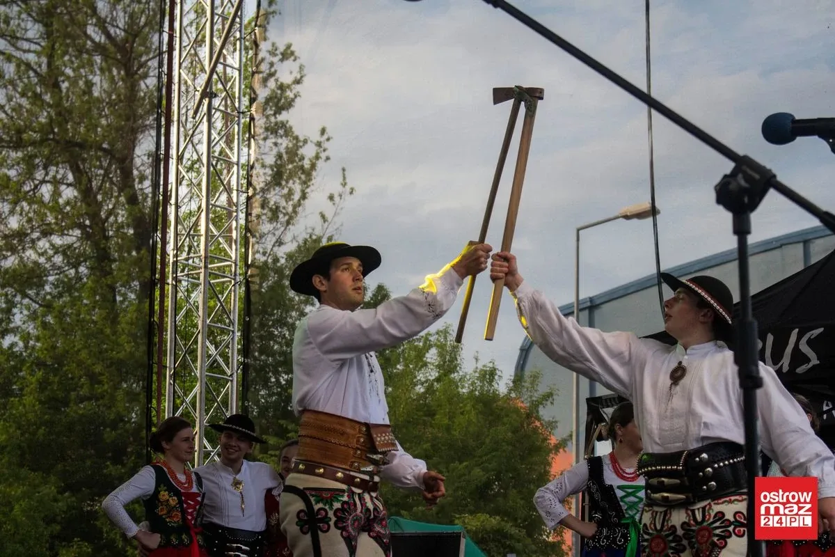 Po raz drugi w historii Ostrów Mazowiecka z modą i folklorem (zdjęcia, wideo)
