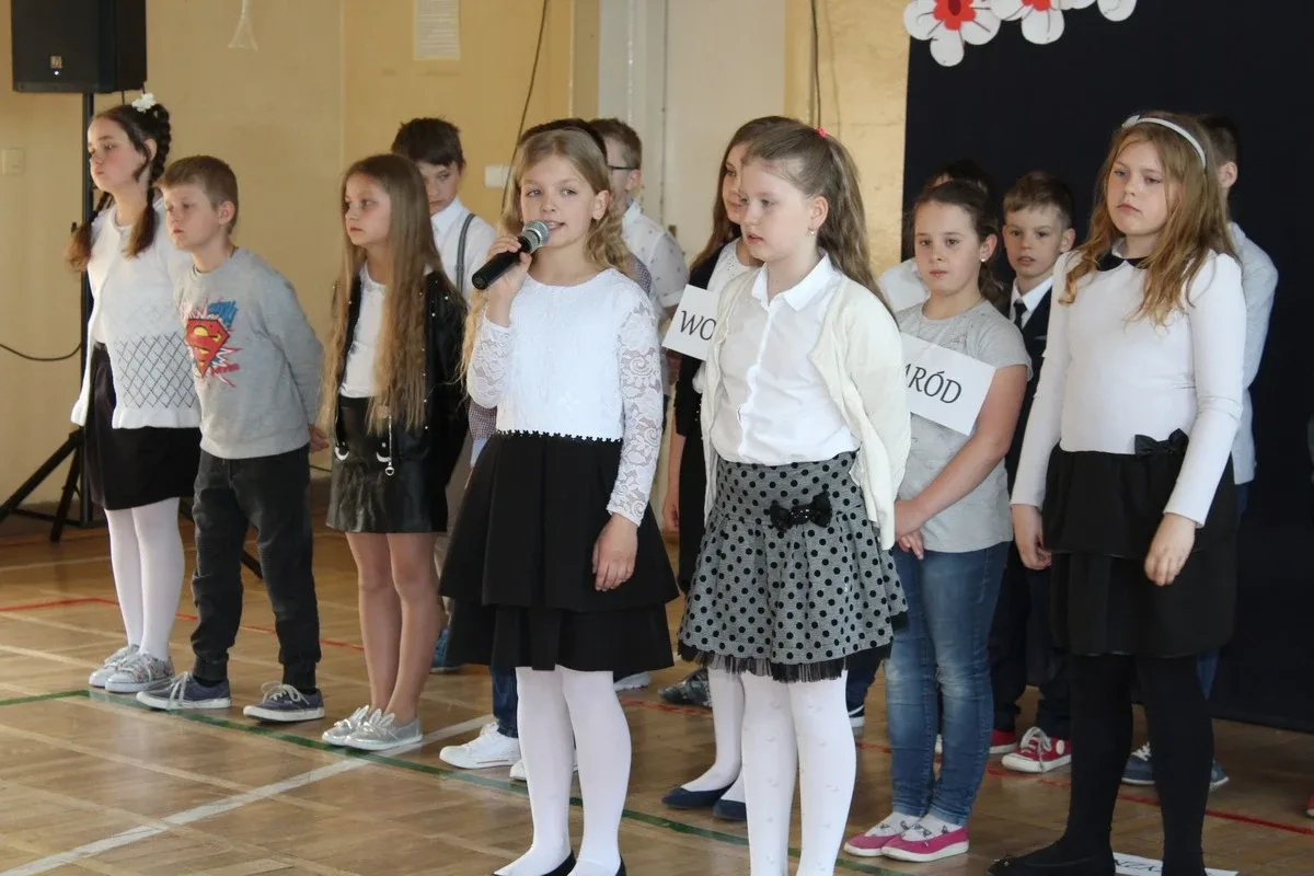 Rocznica uchwalenia Konstytucji 3 Maja w "jedynce" (zdjęcia)