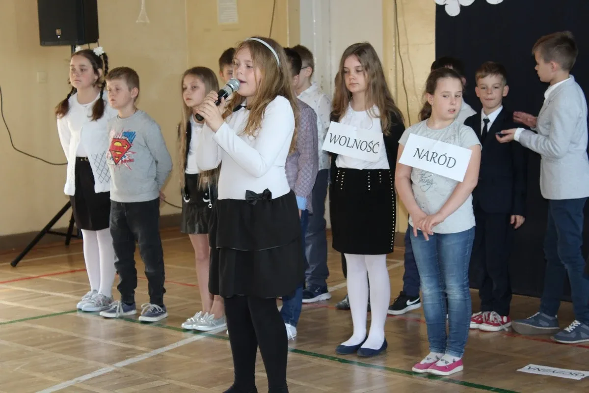 Rocznica uchwalenia Konstytucji 3 Maja w "jedynce" (zdjęcia)