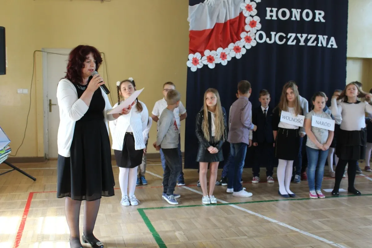 Rocznica uchwalenia Konstytucji 3 Maja w "jedynce" (zdjęcia)