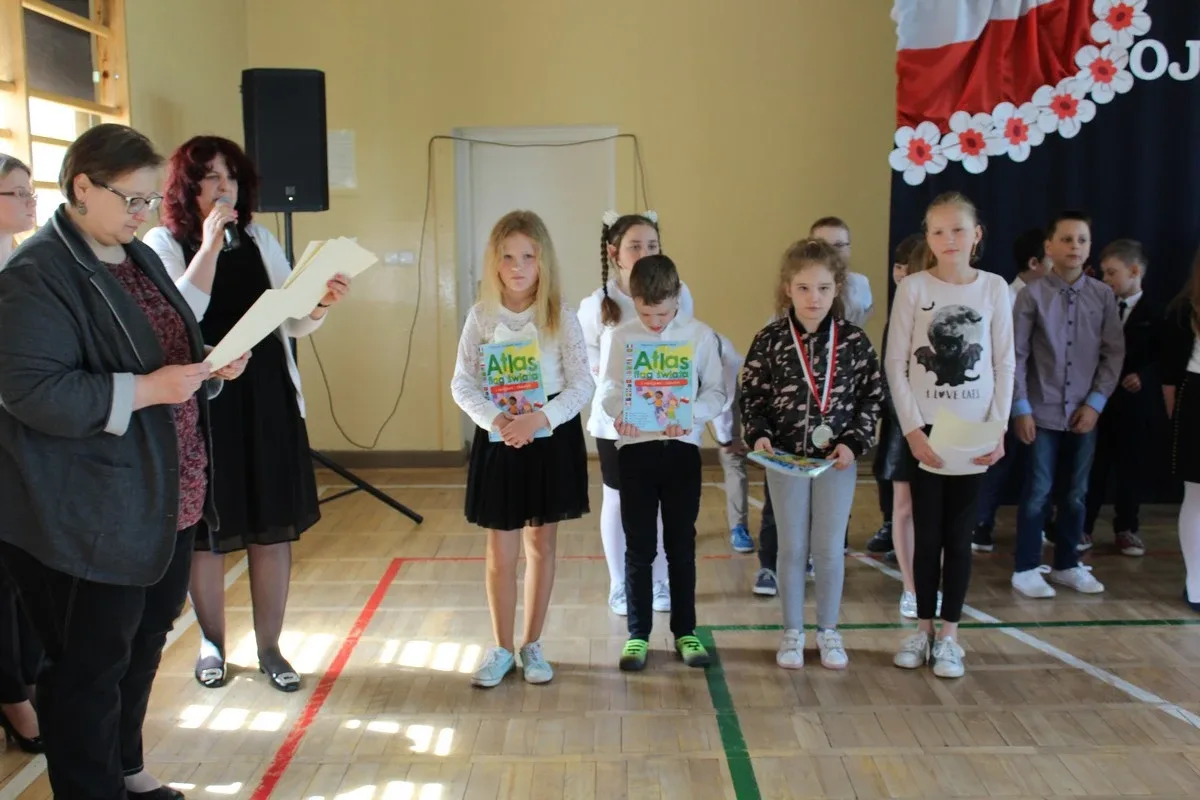 Rocznica uchwalenia Konstytucji 3 Maja w "jedynce" (zdjęcia)