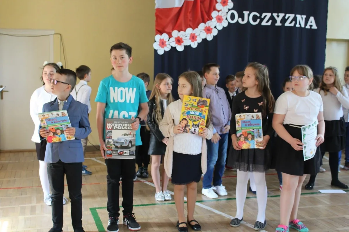 Rocznica uchwalenia Konstytucji 3 Maja w "jedynce" (zdjęcia)