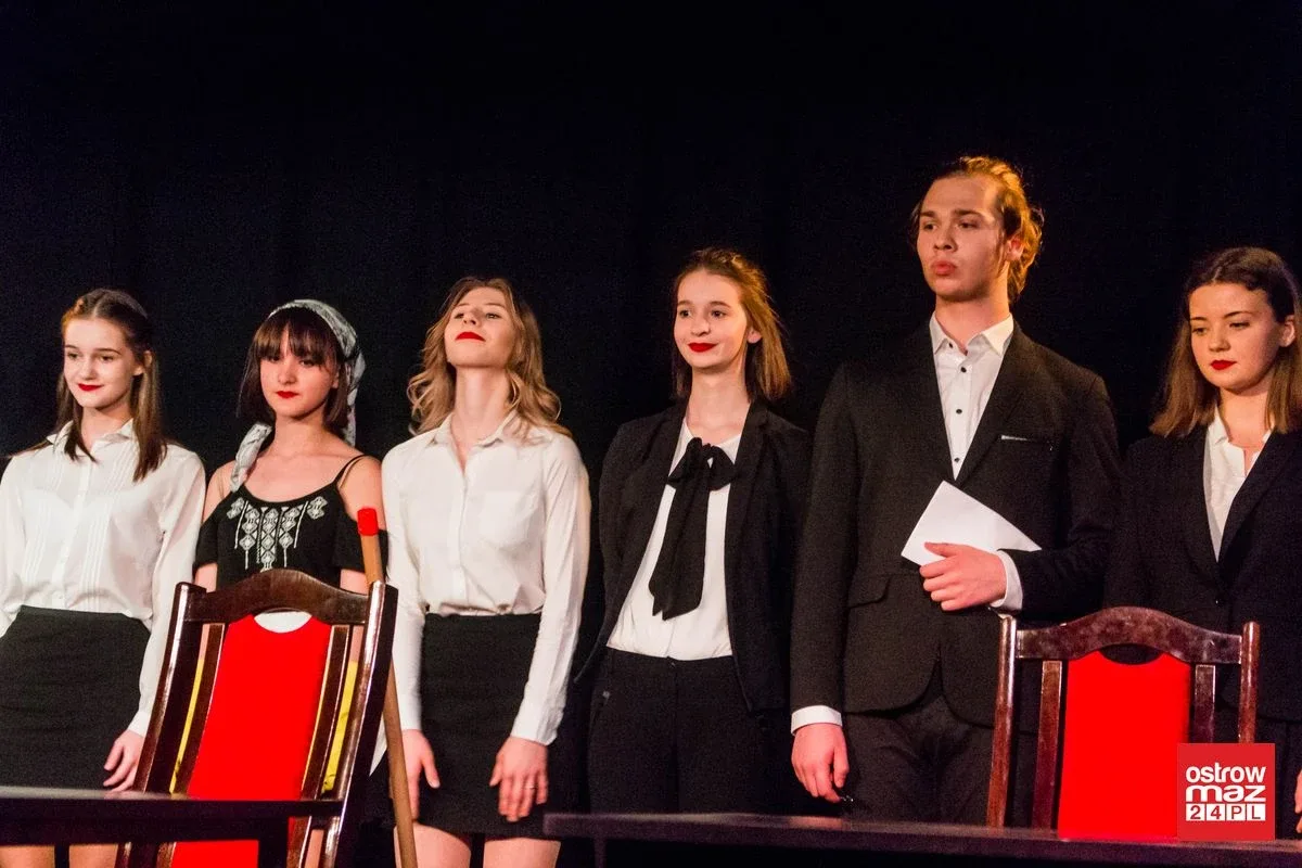 "Tango" zainaugurowało w ostrowskim teatrze (zdjęcia, wideo)