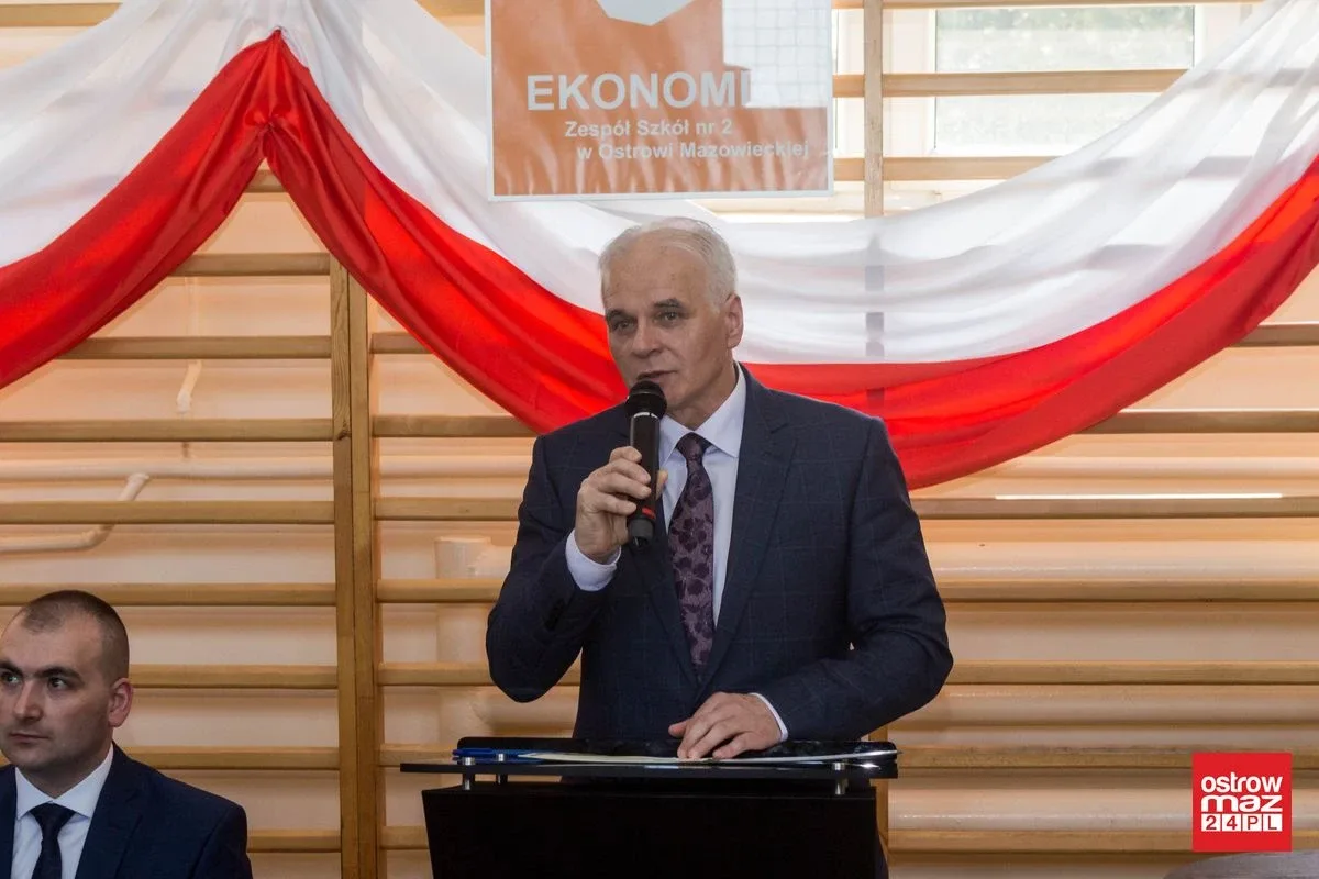 Koniec roku szkolnego dla maturzystów z "Ekonomika". Przed nimi egzamin dojrzałości (zdjęcia, wideo)