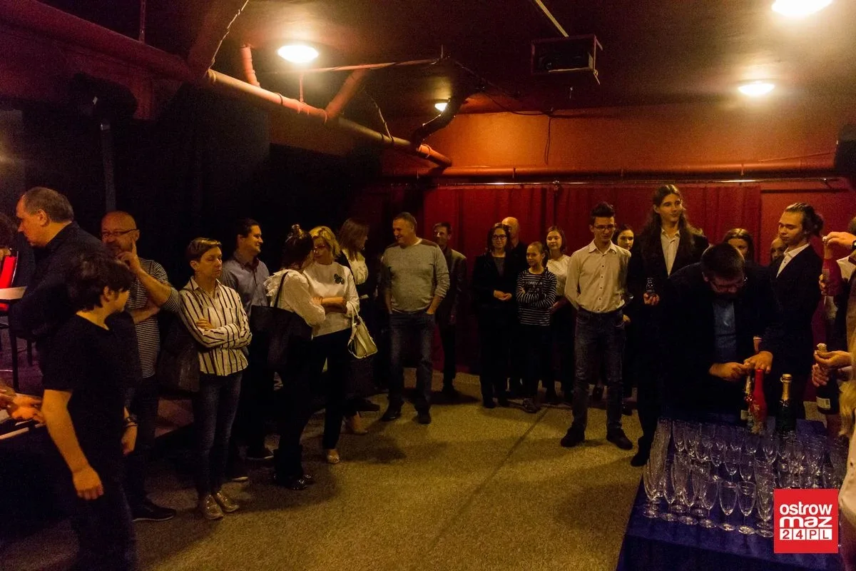 "Tango" zainaugurowało w ostrowskim teatrze (zdjęcia, wideo)