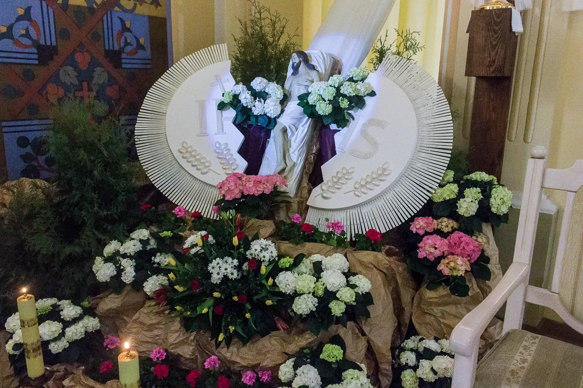 Groby Pańskie w ostrowskich parafiach (zdjęcia)