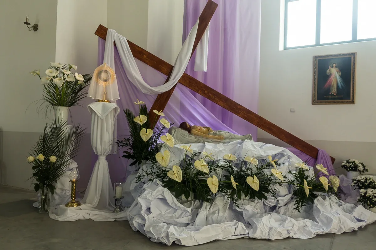 Groby Pańskie w ostrowskich parafiach (zdjęcia)