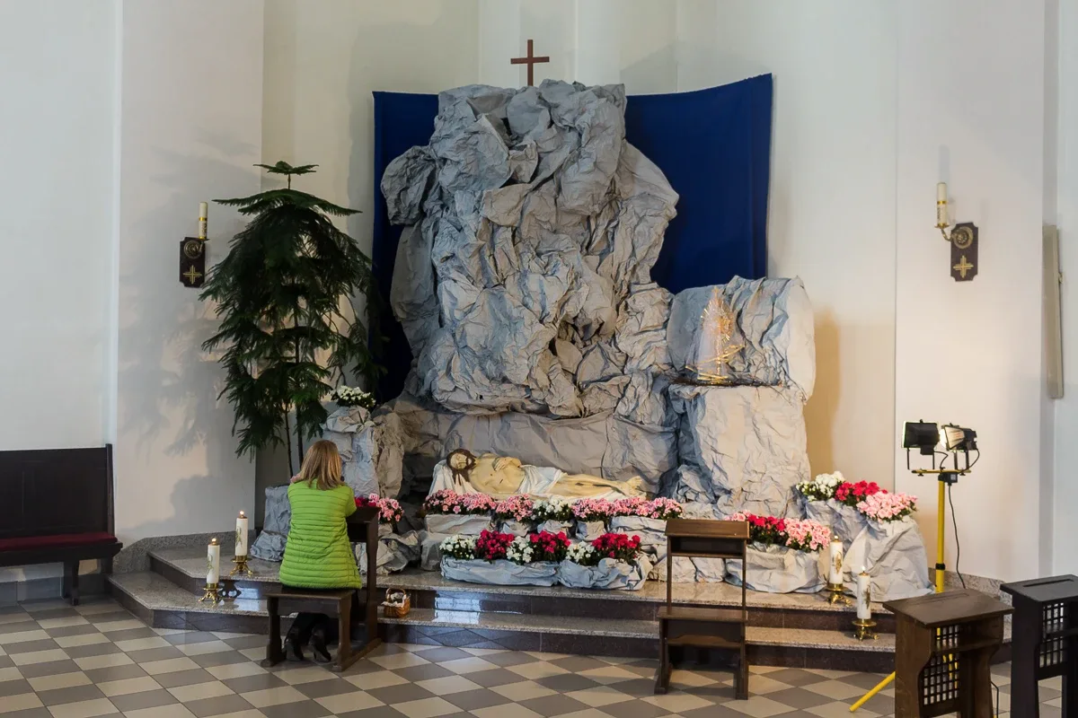 Groby Pańskie w ostrowskich parafiach (zdjęcia)