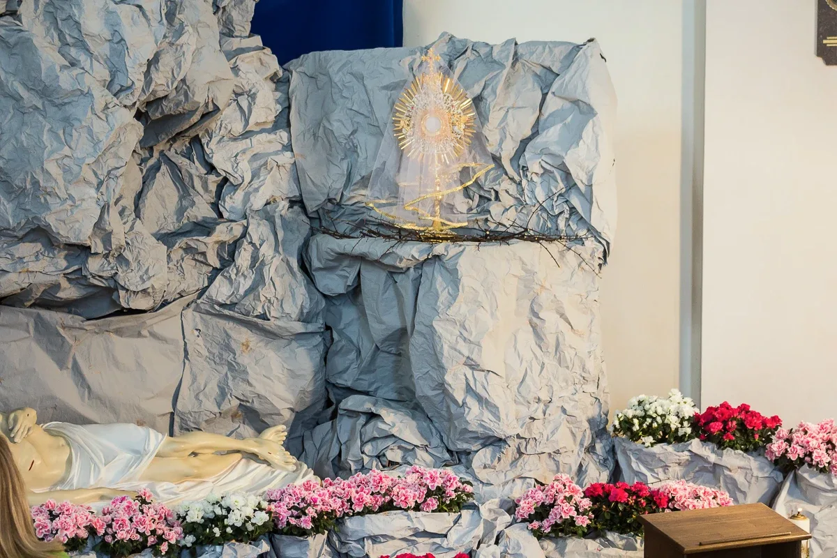 Groby Pańskie w ostrowskich parafiach (zdjęcia)