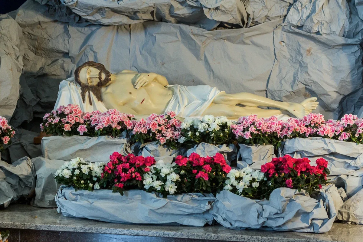 Groby Pańskie w ostrowskich parafiach (zdjęcia)