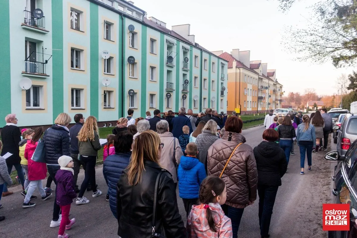 Droga krzyżowa w Komorowie (zdjęcia)