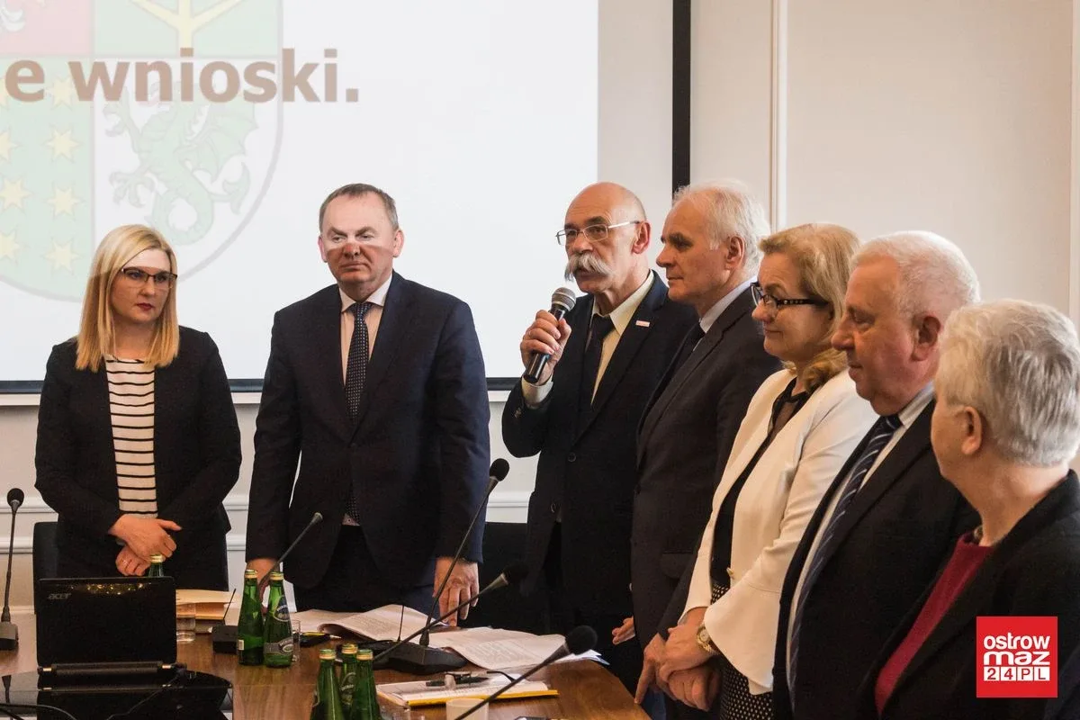 Rada powiatu ostrowskiego obradowała (zdjęcia, wideo)