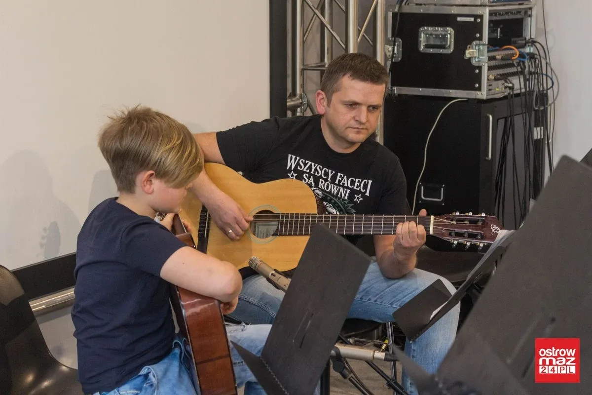 Michał Łoniewski i młodzi artyści zaprezentowali swoje umiejętności (zdjęcia, wideo)