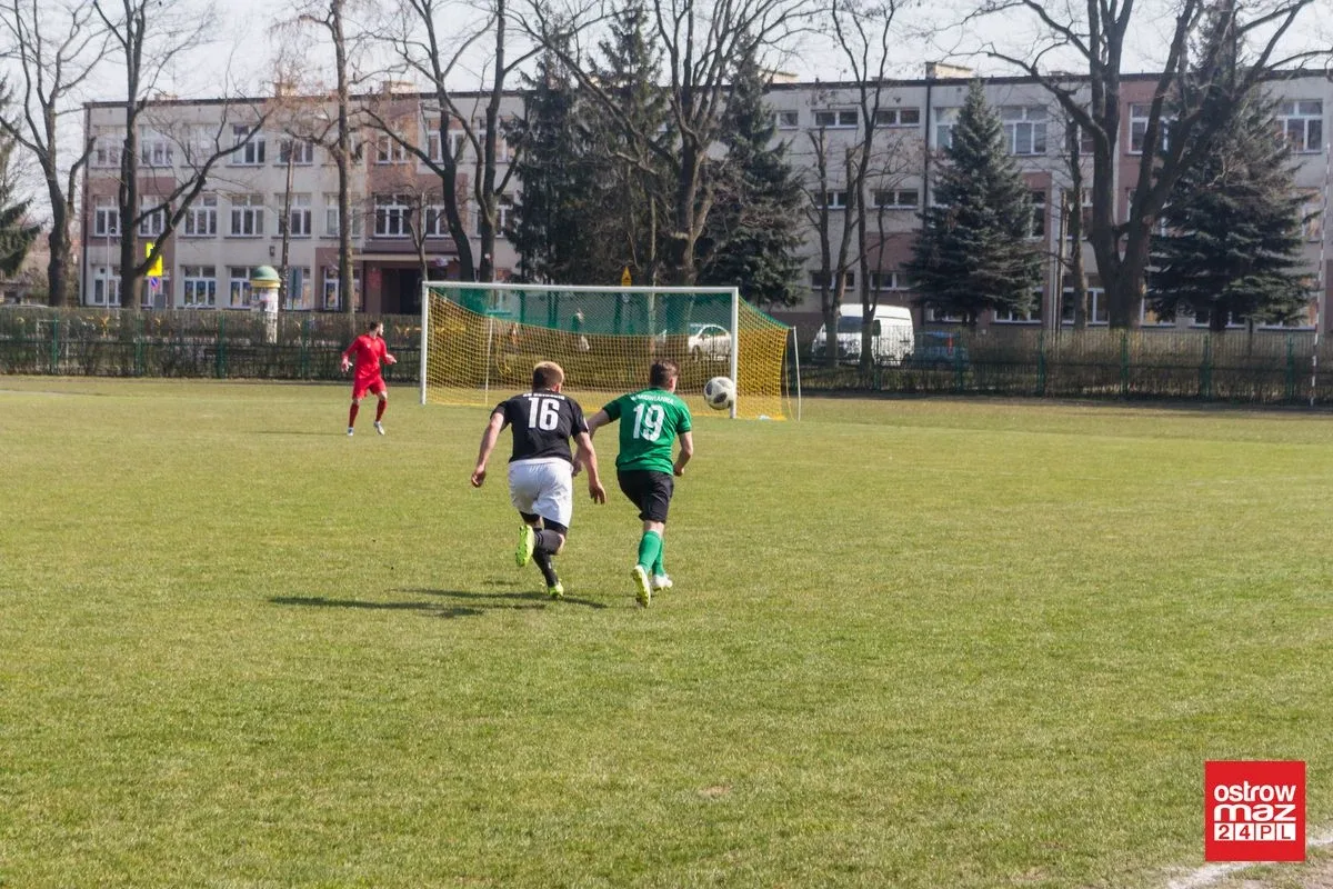 Makowianka na kolanach. Ostrovia z kompletem punktów (zdjęcia, wideo)