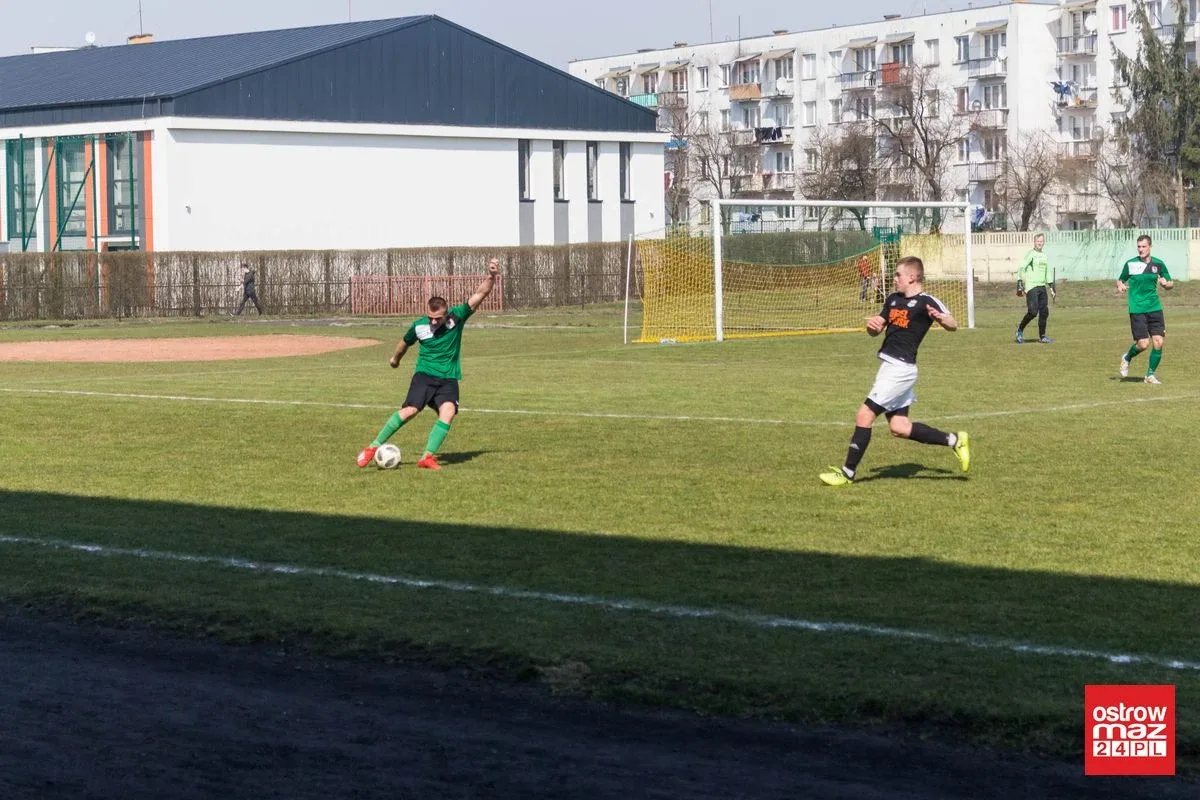 Makowianka na kolanach. Ostrovia z kompletem punktów (zdjęcia, wideo)