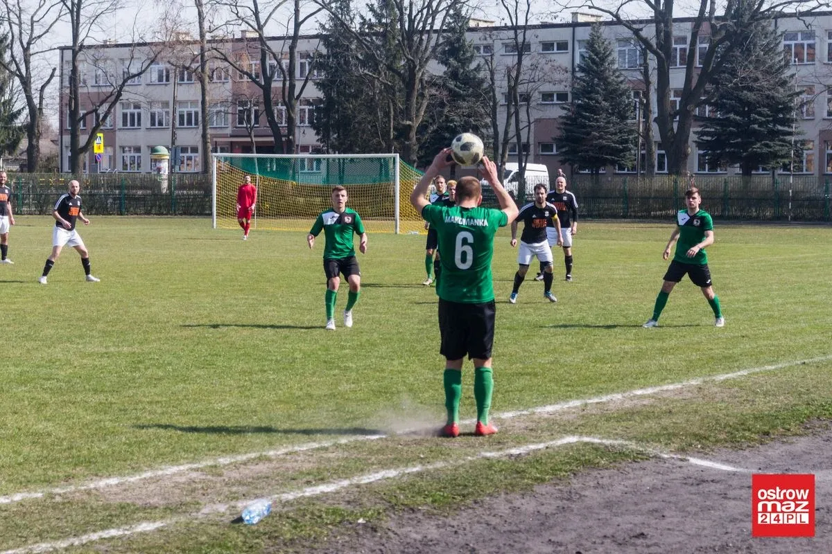 Makowianka na kolanach. Ostrovia z kompletem punktów (zdjęcia, wideo)