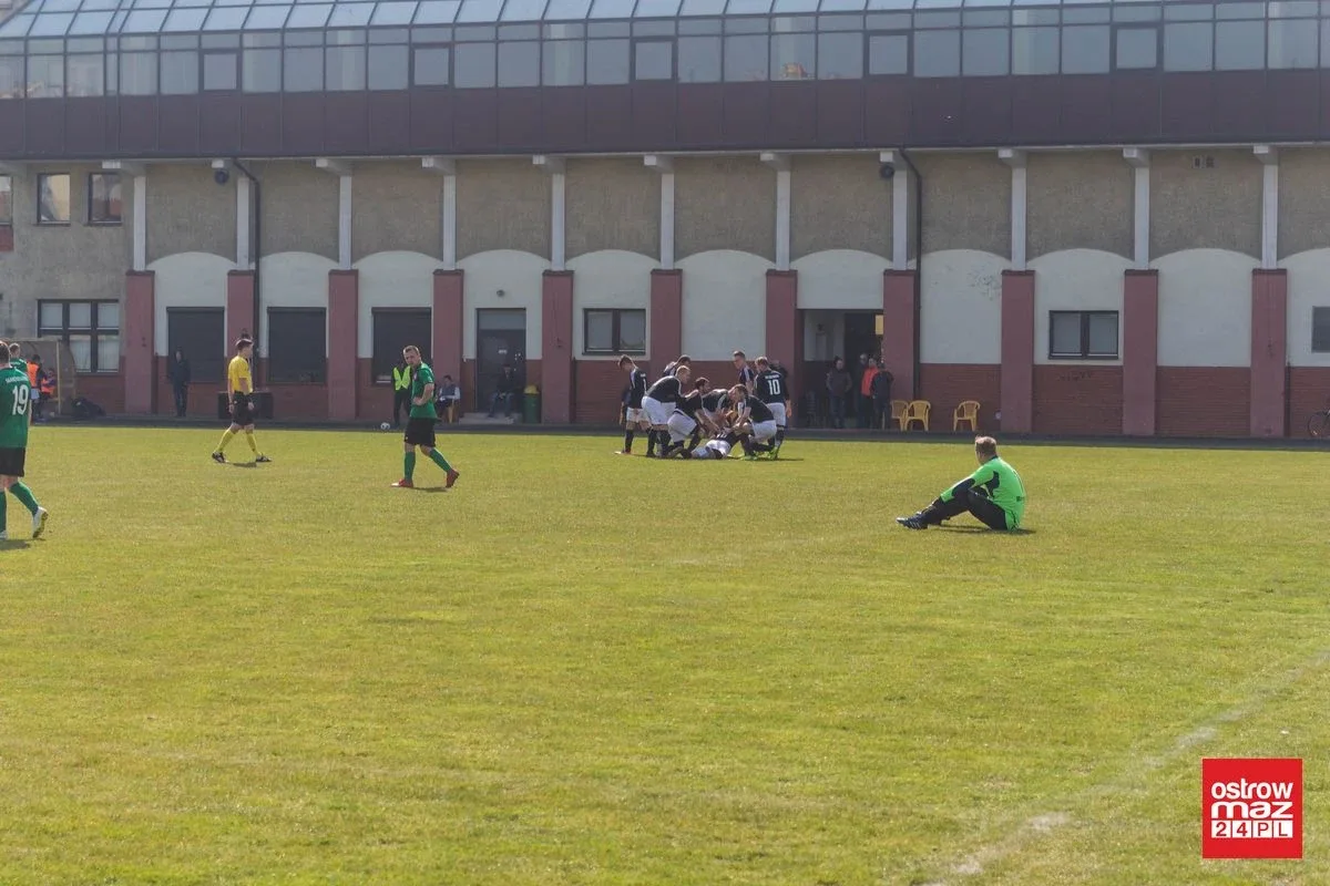 Makowianka na kolanach. Ostrovia z kompletem punktów (zdjęcia, wideo)