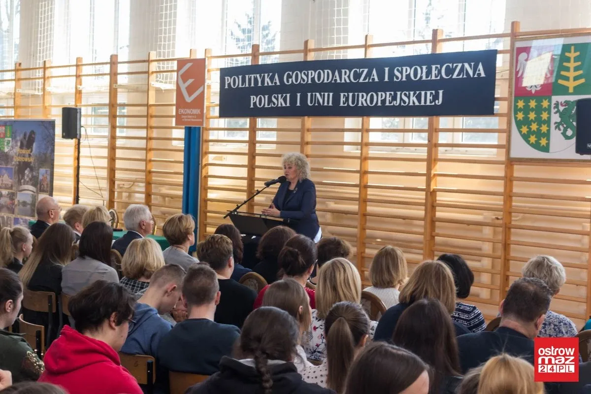 "Wiele problemów można rozwiązać dzięki programom rządowym". Maria Koc gościła w Ostrowi Mazowieckiej (zdjęcia, wideo)