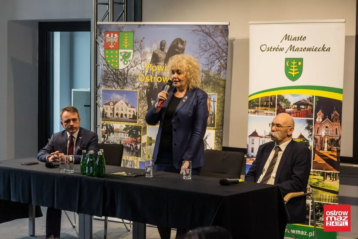 "Wiele problemów można rozwiązać dzięki programom rządowym". Maria Koc gościła w Ostrowi Mazowieckiej (zdjęcia, wideo)