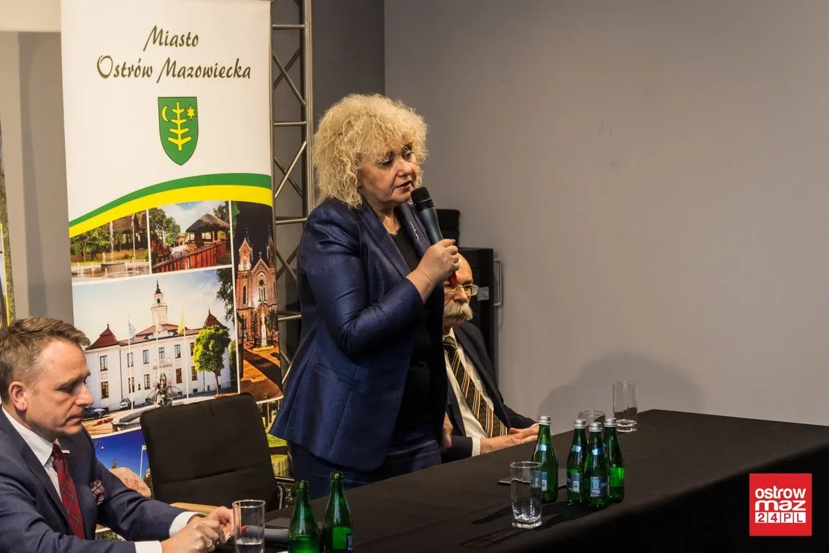 "Wiele problemów można rozwiązać dzięki programom rządowym". Maria Koc gościła w Ostrowi Mazowieckiej (zdjęcia, wideo)