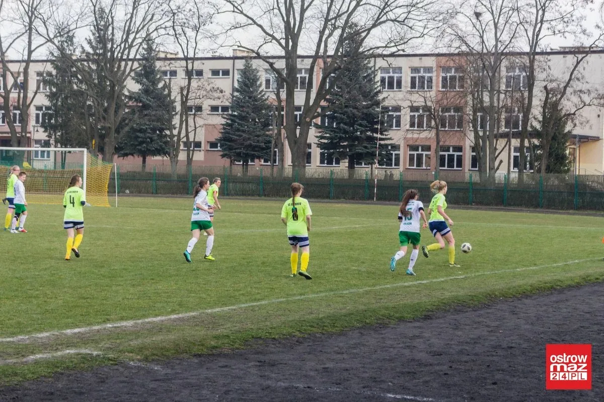 Ostrovianki zatrzymały lidera z Radomia (zdjęcia, wideo)