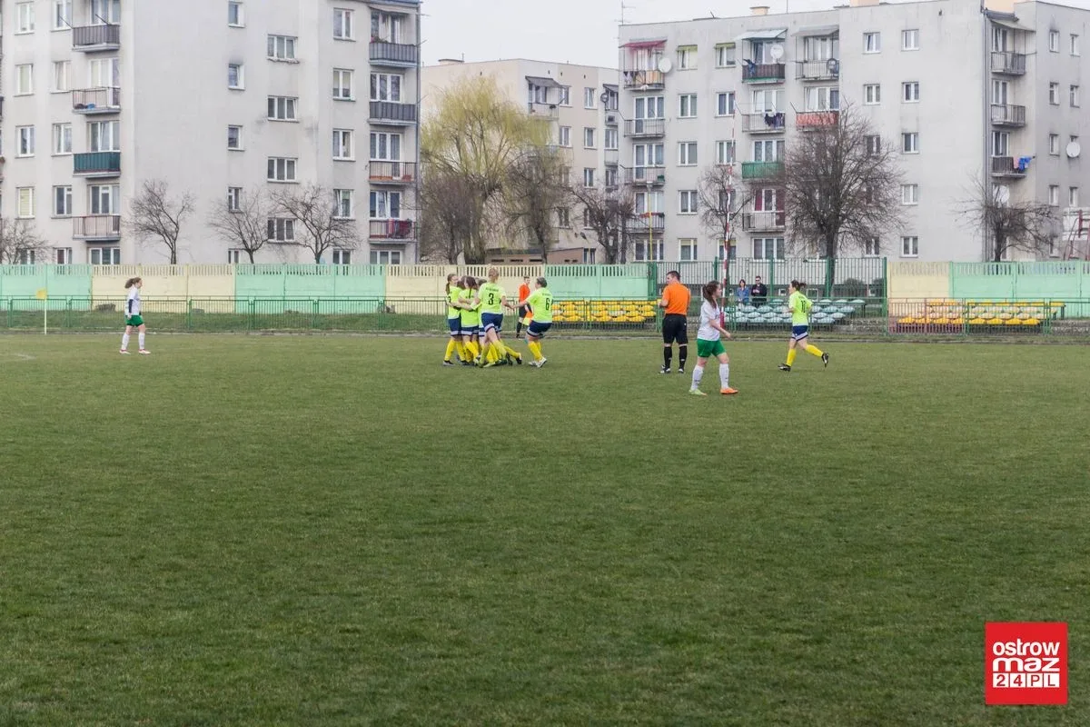 Ostrovianki zatrzymały lidera z Radomia (zdjęcia, wideo)