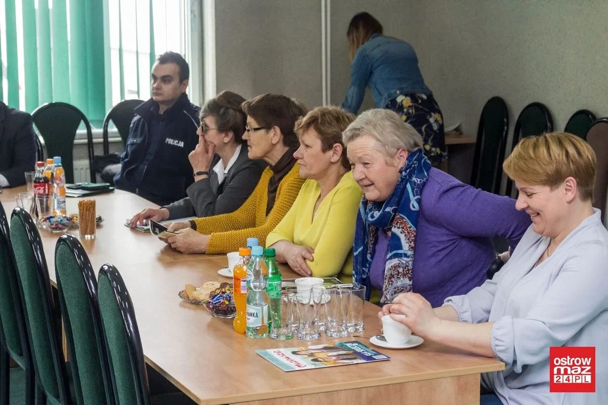 Podjęli szereg uchwał i przyjęli wiele sprawozdań. Sesja rady gminy Ostrów Mazowiecka (zdjęcia, wideo)