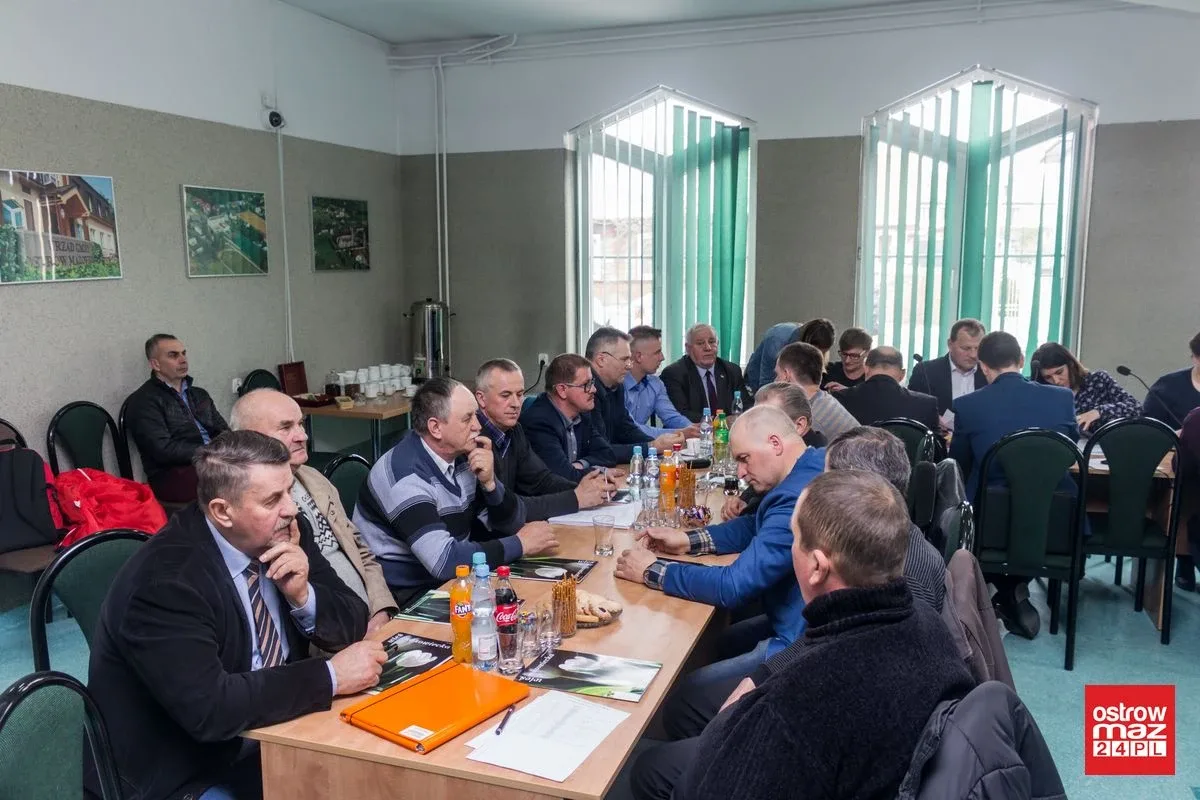 Podjęli szereg uchwał i przyjęli wiele sprawozdań. Sesja rady gminy Ostrów Mazowiecka (zdjęcia, wideo)