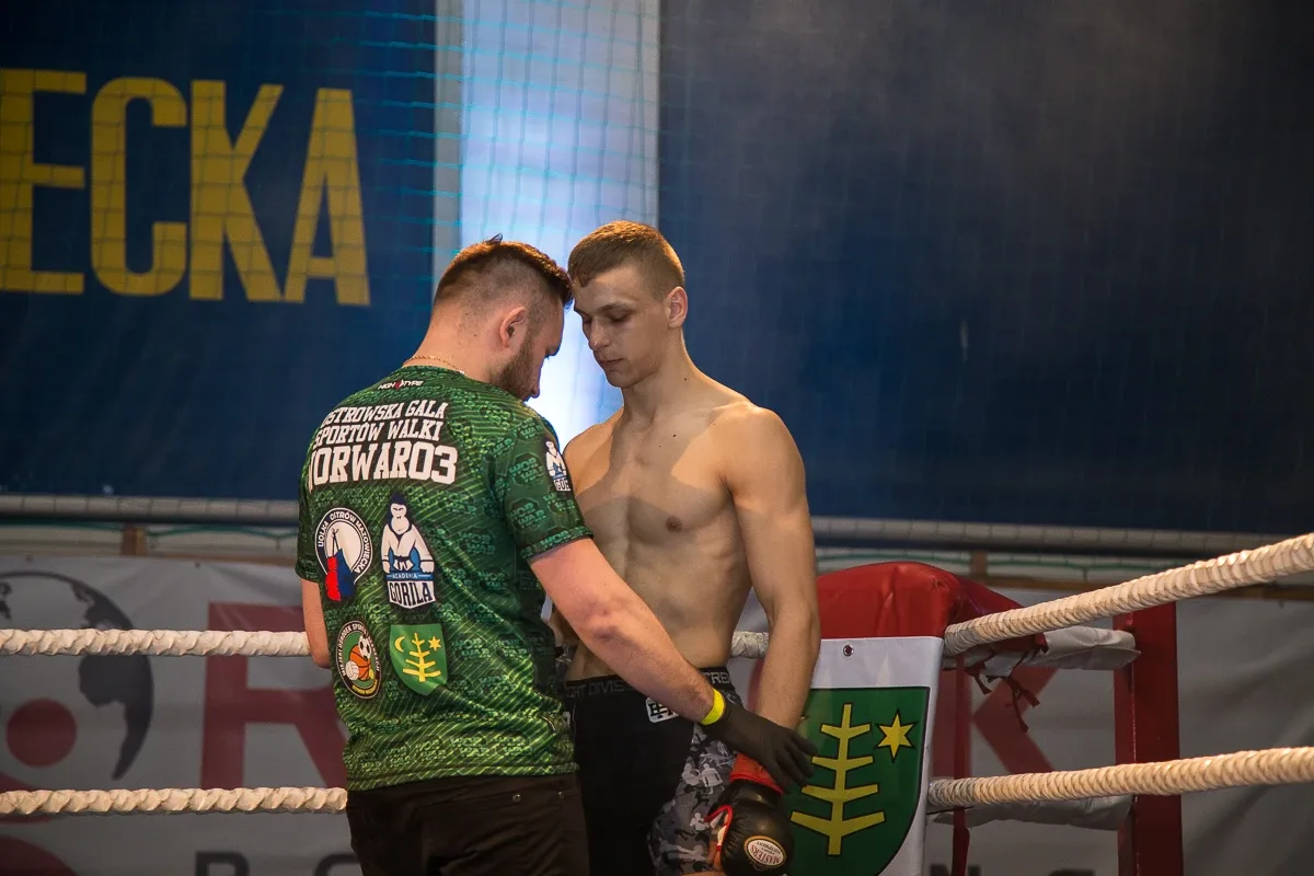 Blisko 500 zdjęć z ostrowskiej gali sztuk walki WORWar03 (zobacz zdjęcia)