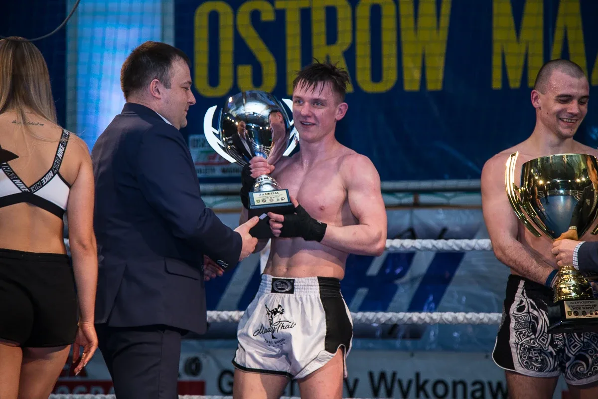 Blisko 500 zdjęć z ostrowskiej gali sztuk walki WORWar03 (zobacz zdjęcia)