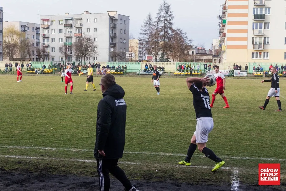 Ostrovia bez punktów w starciu z Nadnarwianką (zdjęcia, wideo)