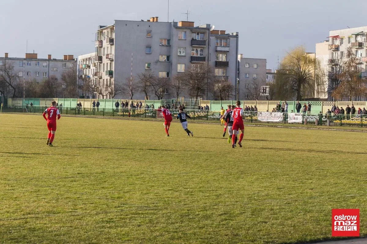 Ostrovia bez punktów w starciu z Nadnarwianką (zdjęcia, wideo)
