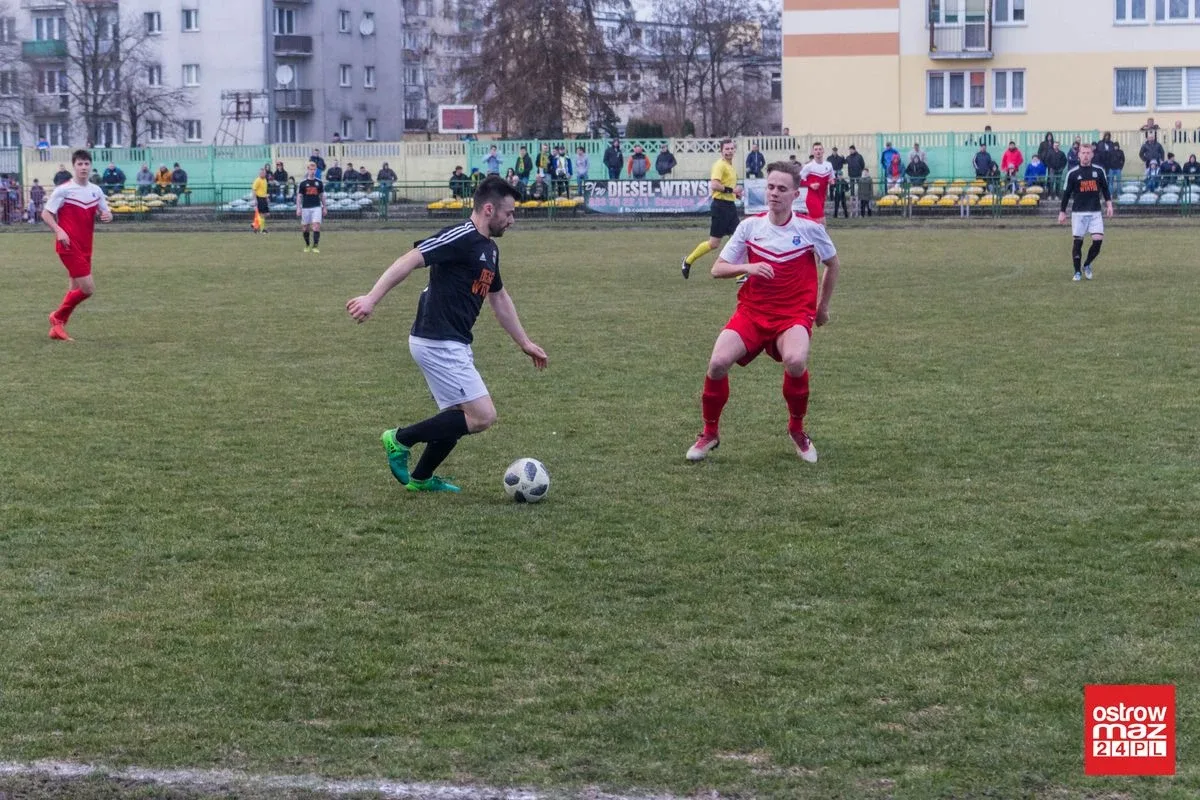 Ostrovia bez punktów w starciu z Nadnarwianką (zdjęcia, wideo)