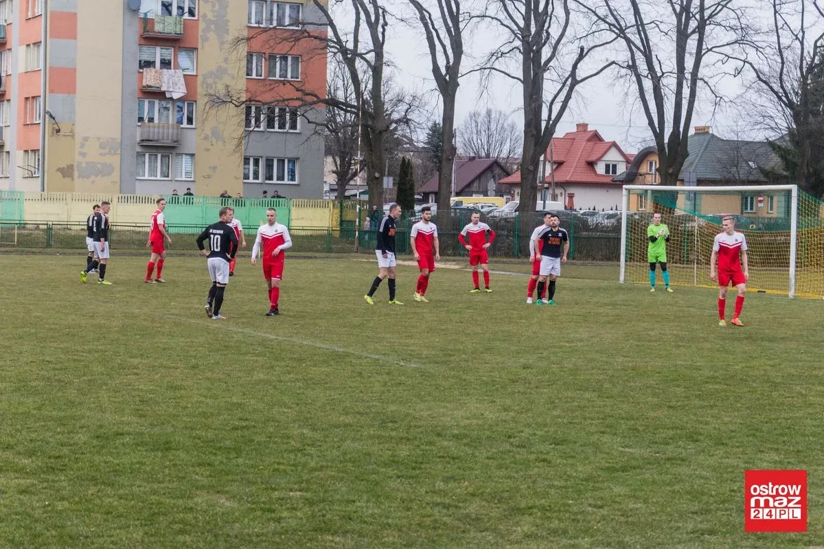 Ostrovia bez punktów w starciu z Nadnarwianką (zdjęcia, wideo)
