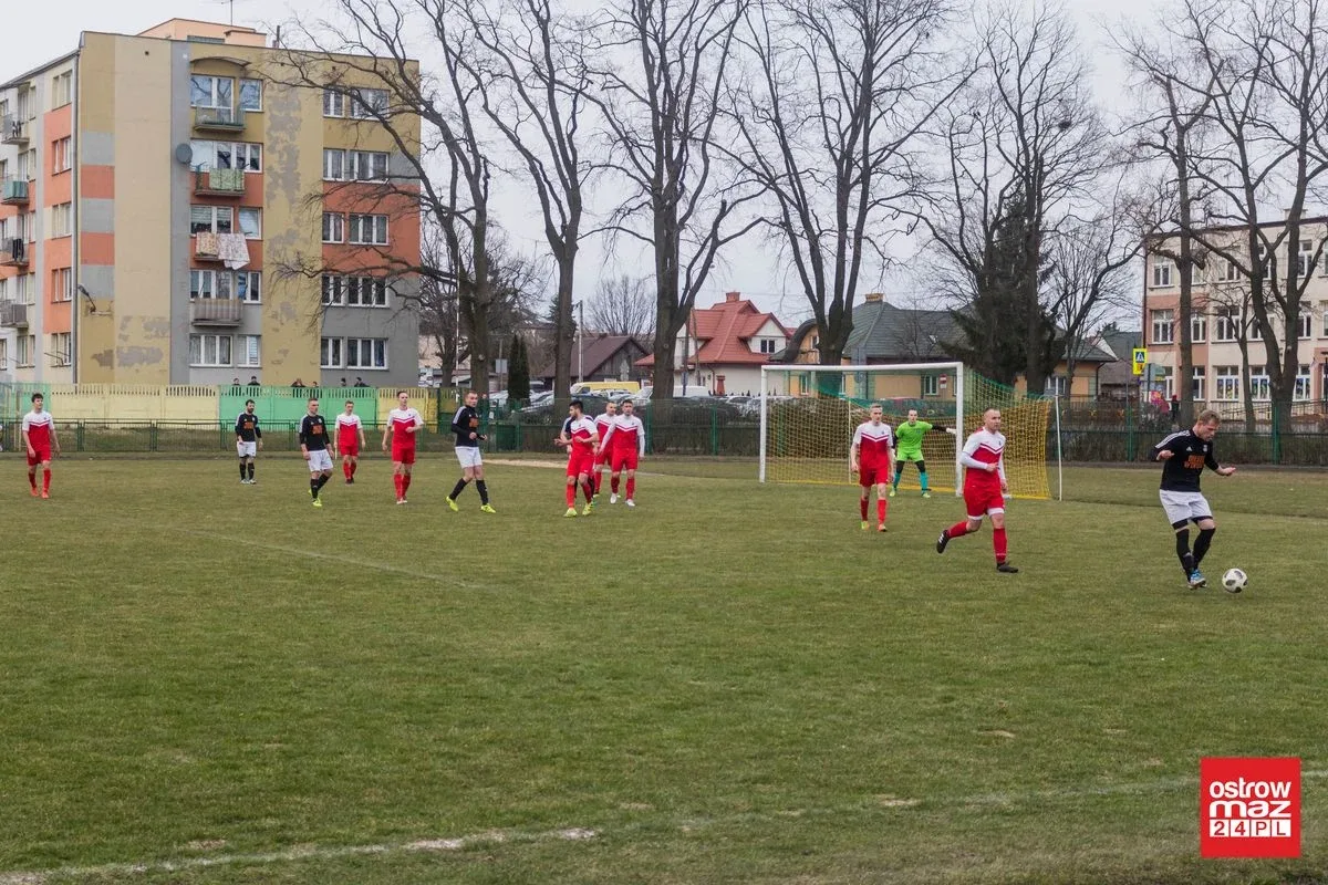 Ostrovia bez punktów w starciu z Nadnarwianką (zdjęcia, wideo)