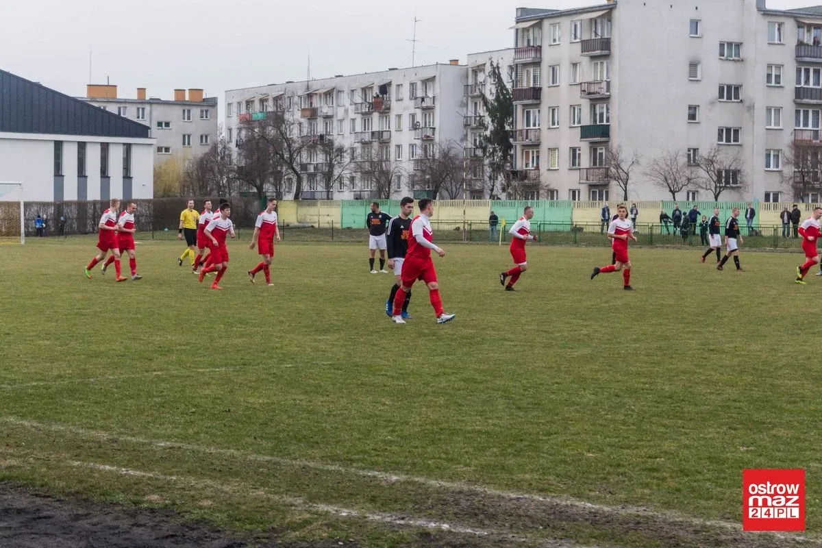 Ostrovia bez punktów w starciu z Nadnarwianką (zdjęcia, wideo)