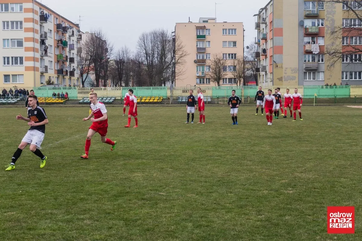 Ostrovia bez punktów w starciu z Nadnarwianką (zdjęcia, wideo)