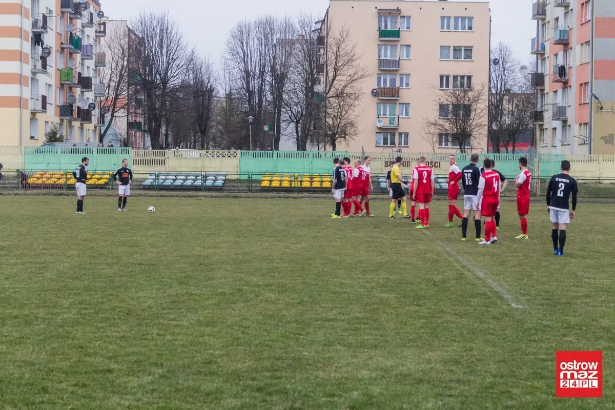 Ostrovia bez punktów w starciu z Nadnarwianką (zdjęcia, wideo)
