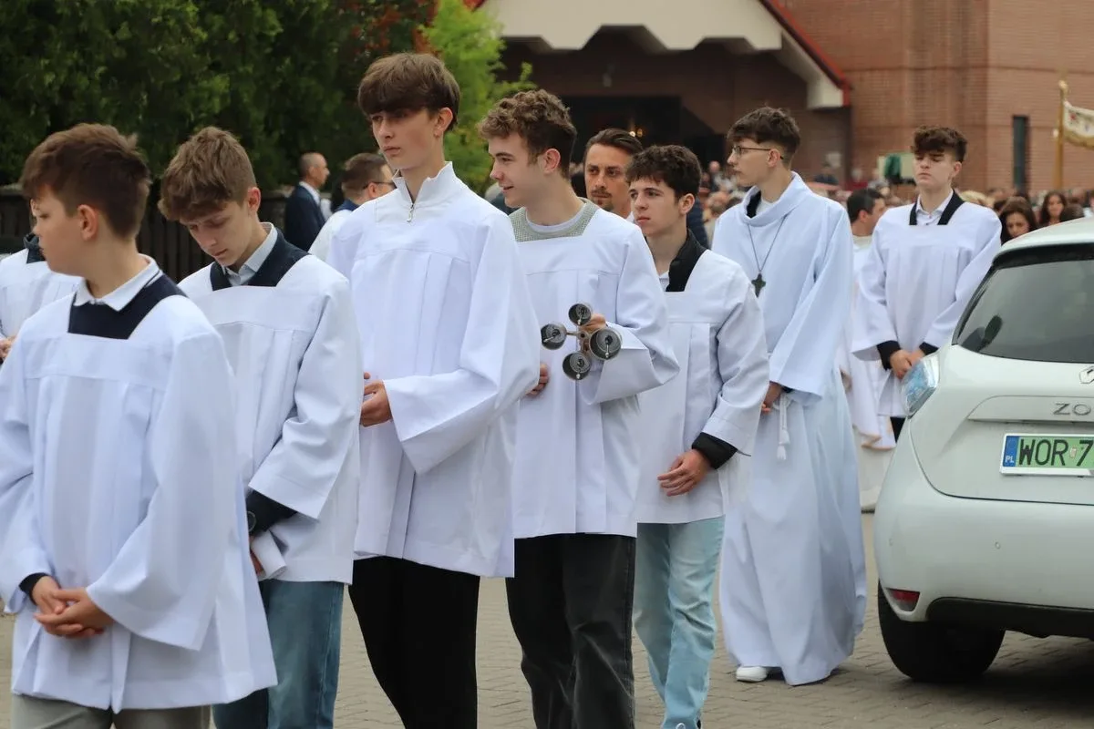 Procesja Bożego Ciała w parafii pw. Chrystusa Dobrego Pasterza (zdjęcia)