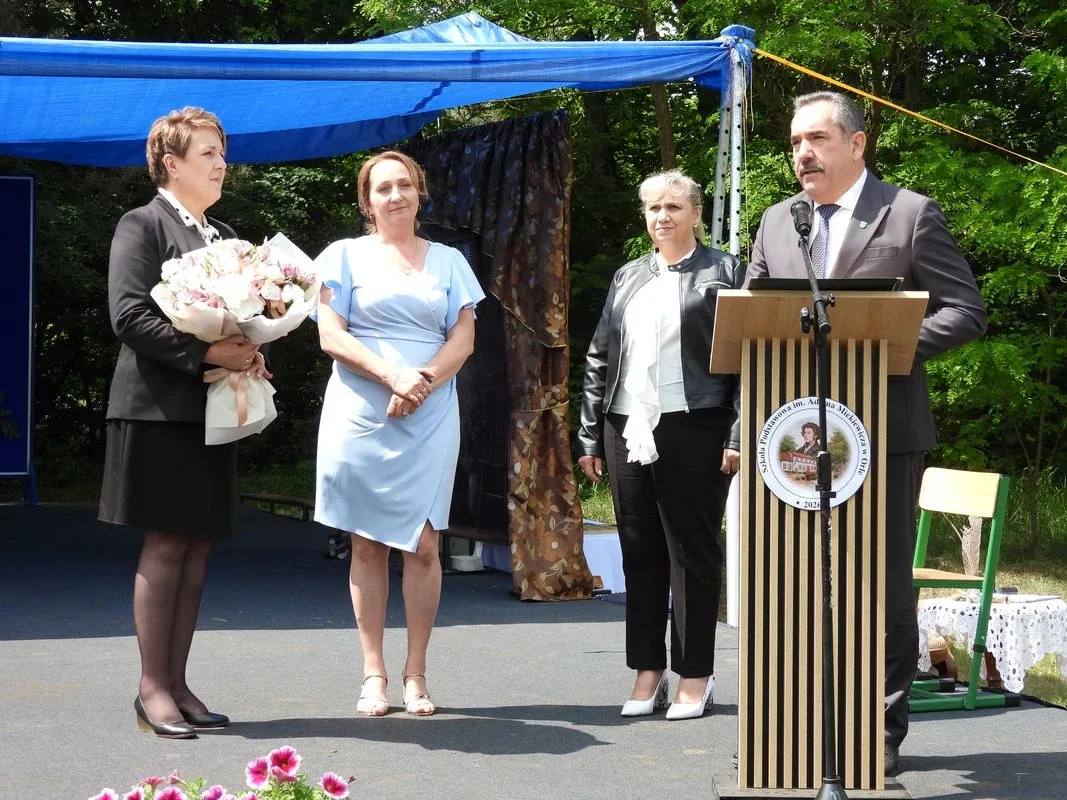 Szkoła Podstawowa w Orle otrzymała imię i sztandar. Zdjęcia, wideo