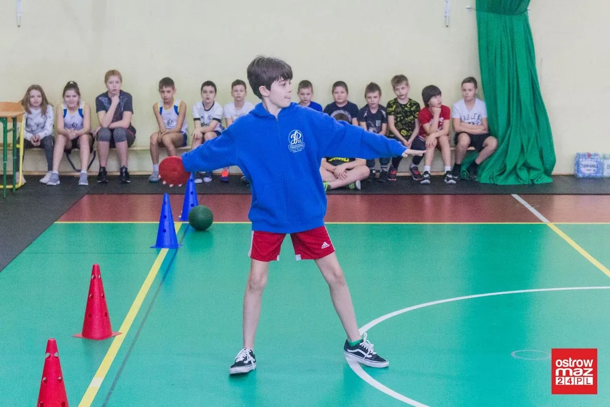 Wielobój lekkoatletyczny dla trzecioklasistów (zdjęcia, wideo)