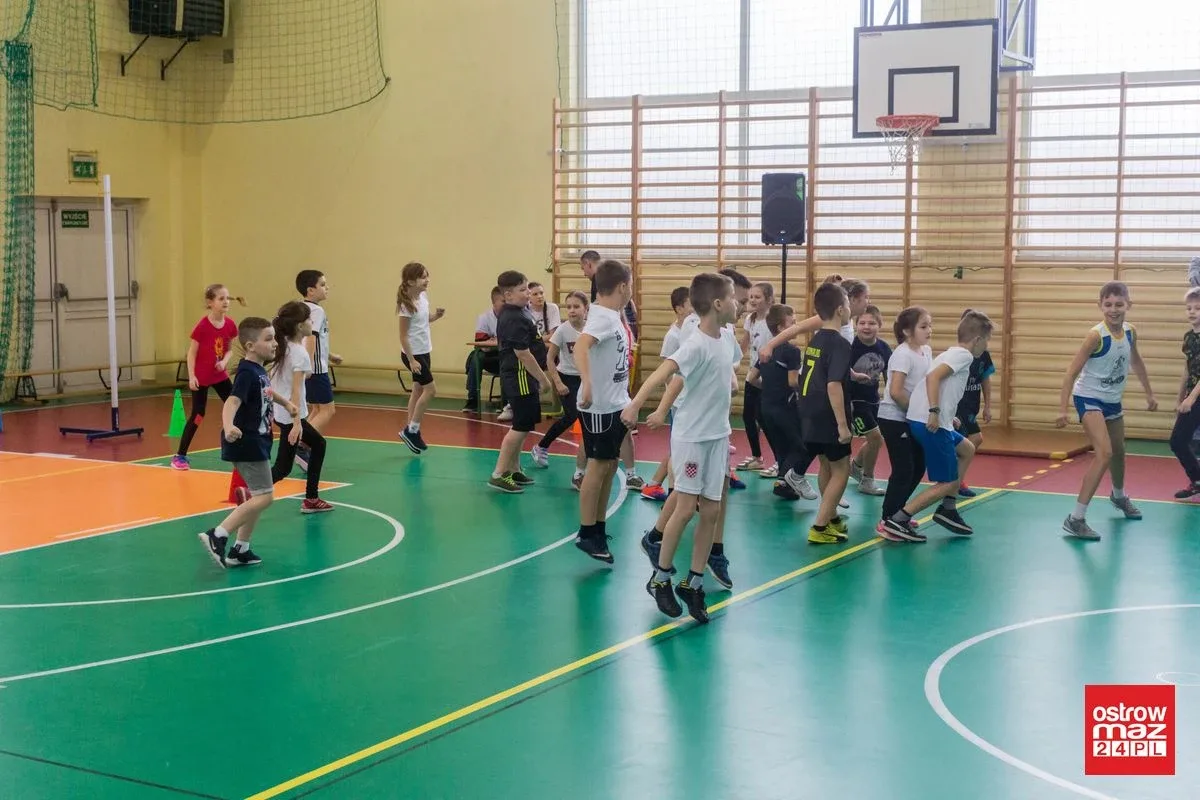 Wielobój lekkoatletyczny dla trzecioklasistów (zdjęcia, wideo)
