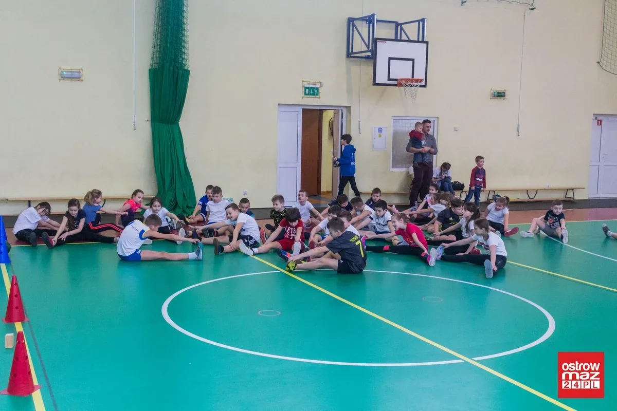 Wielobój lekkoatletyczny dla trzecioklasistów (zdjęcia, wideo)