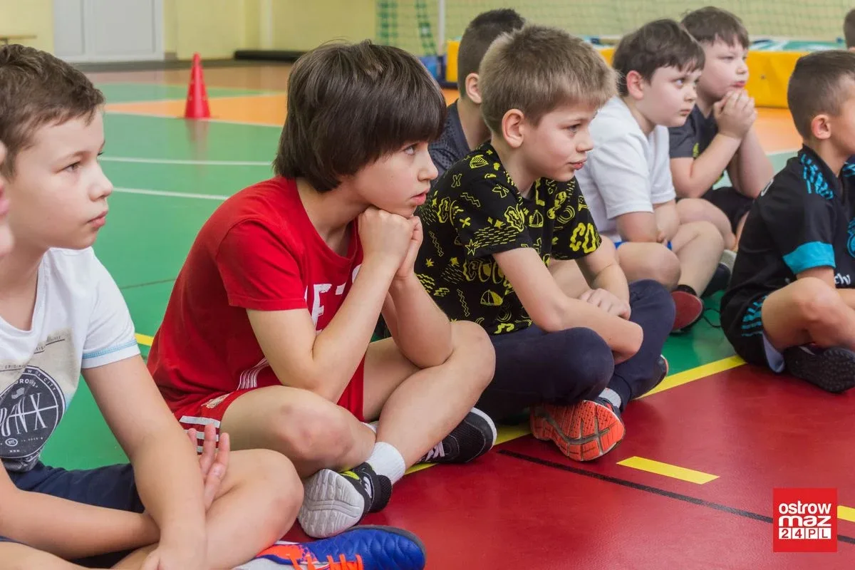 Wielobój lekkoatletyczny dla trzecioklasistów (zdjęcia, wideo)