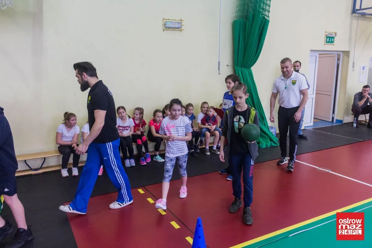 Wielobój lekkoatletyczny dla trzecioklasistów (zdjęcia, wideo)